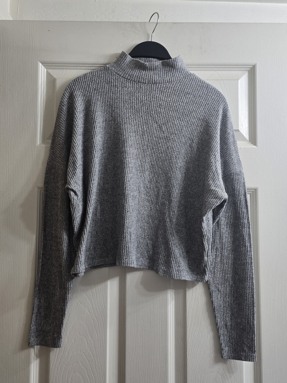Derek Heart Gray Ribbed Cropped Turtleneck Sweater